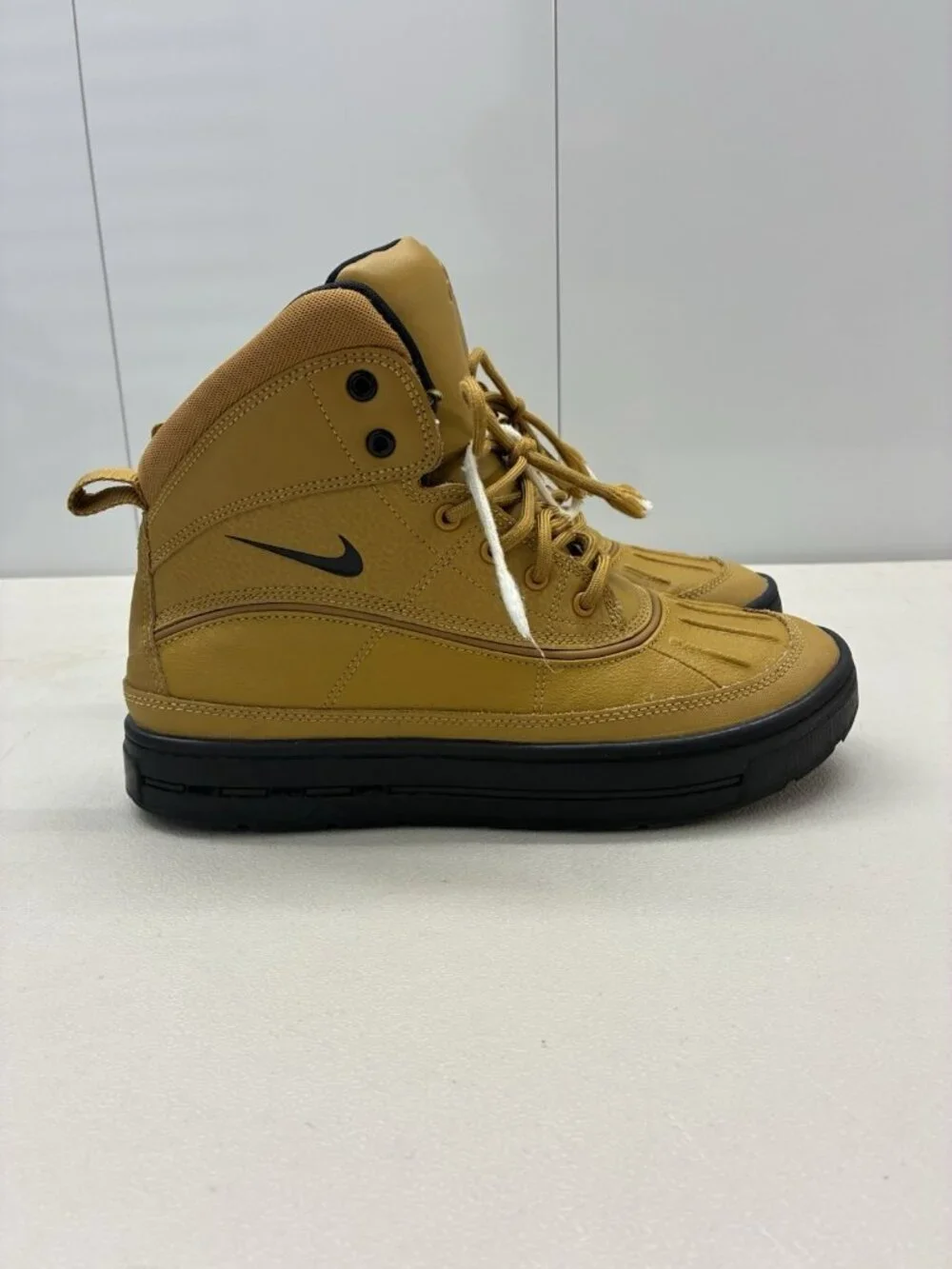 Nike Woodside 2 ACG Kids Yellow Black Waterproof Boots Lace Up US 6Y